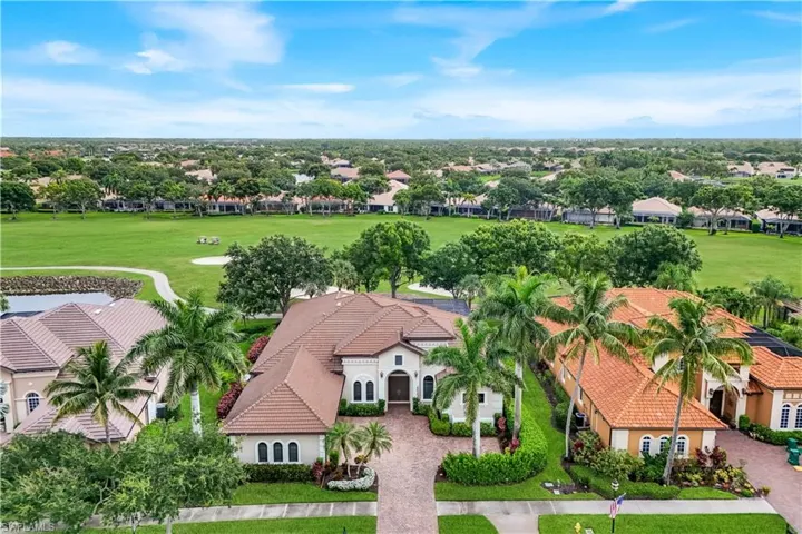 9002 Shenendoah Cir, Naples, Florida 34113