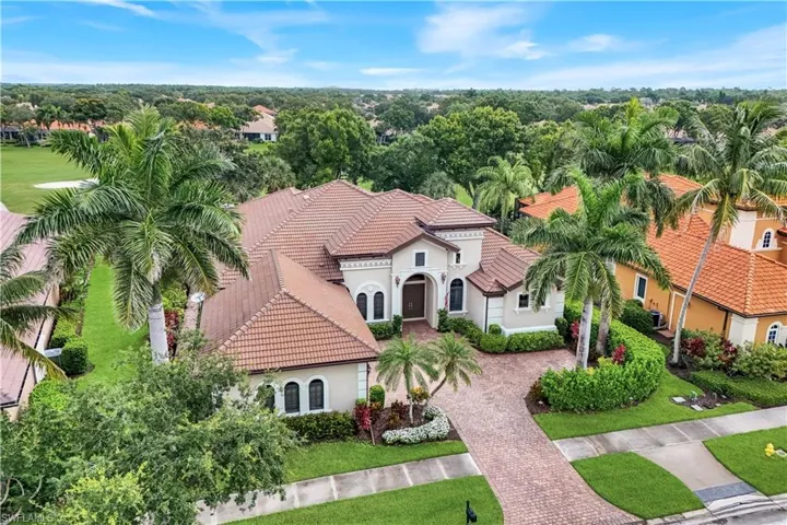 9002 Shenendoah Cir, Naples, Florida 34113