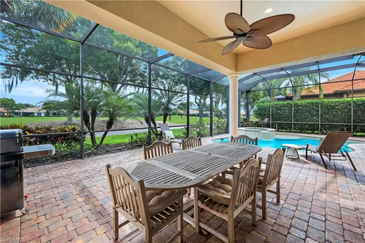 9002 Shenendoah Cir, Naples, Florida 34113