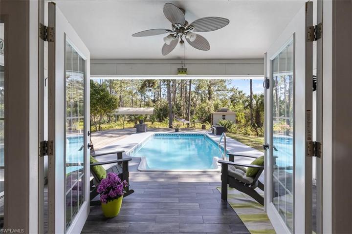 2860 2nd ST NE, NAPLES FL 34120