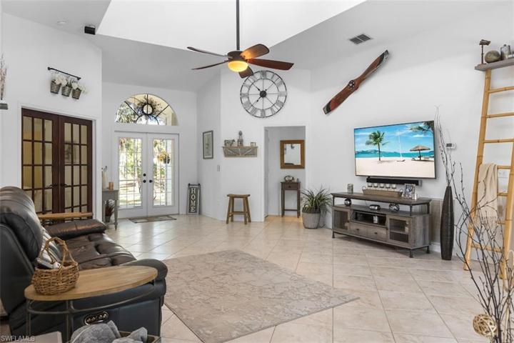 2860 2nd ST NE, NAPLES FL 34120