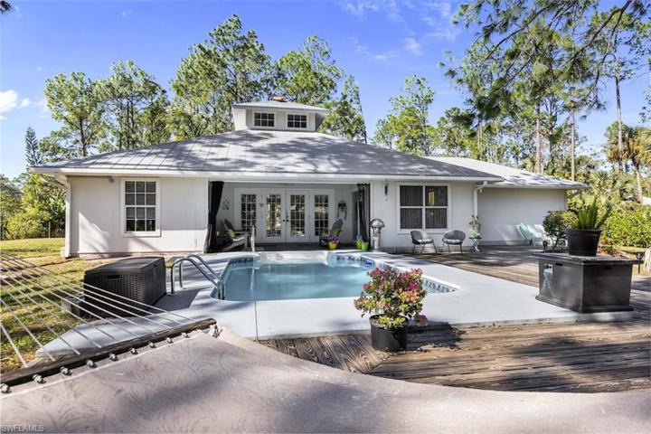2860 2nd ST NE, NAPLES FL 34120
