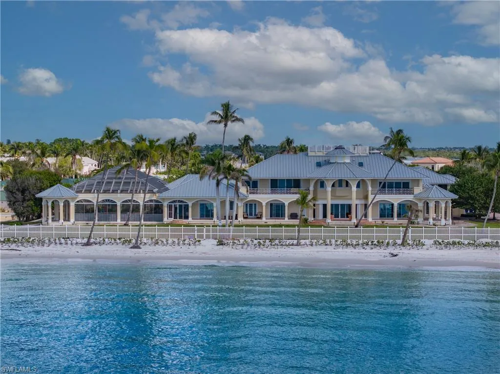 100 Bay RD, Naples, FL 34102,225006043