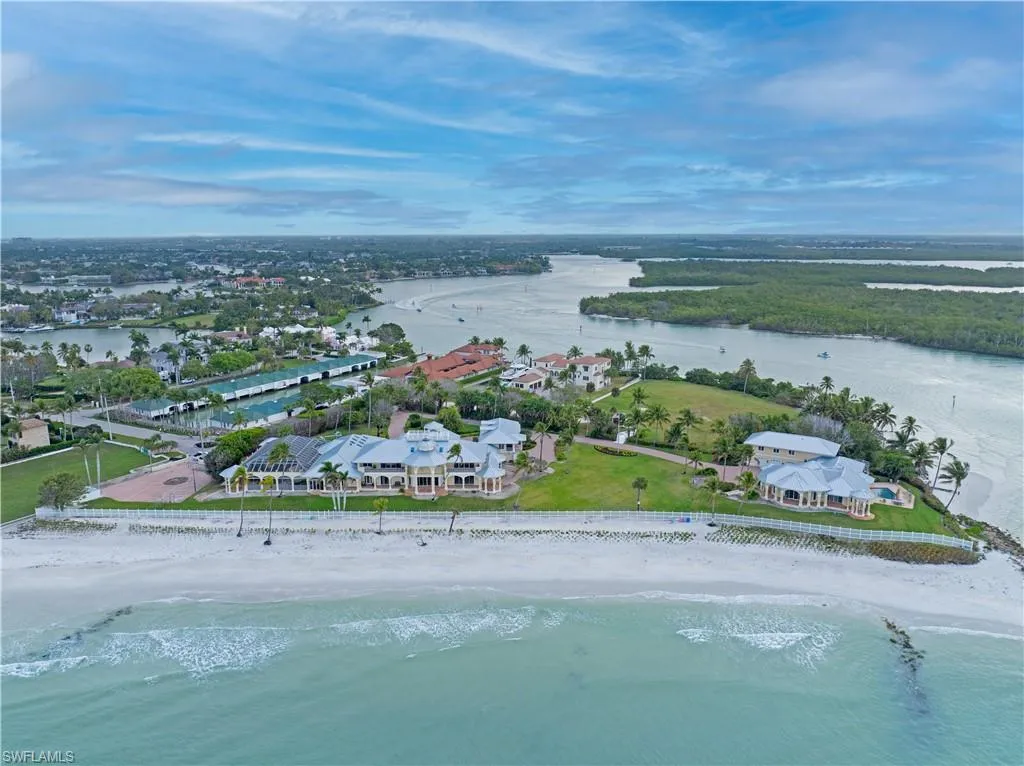100 Bay RD, Naples, FL 34102,225006043