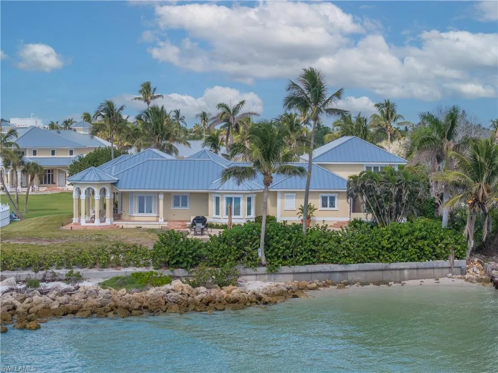 100 Bay RD, Naples, FL 34102,225006043