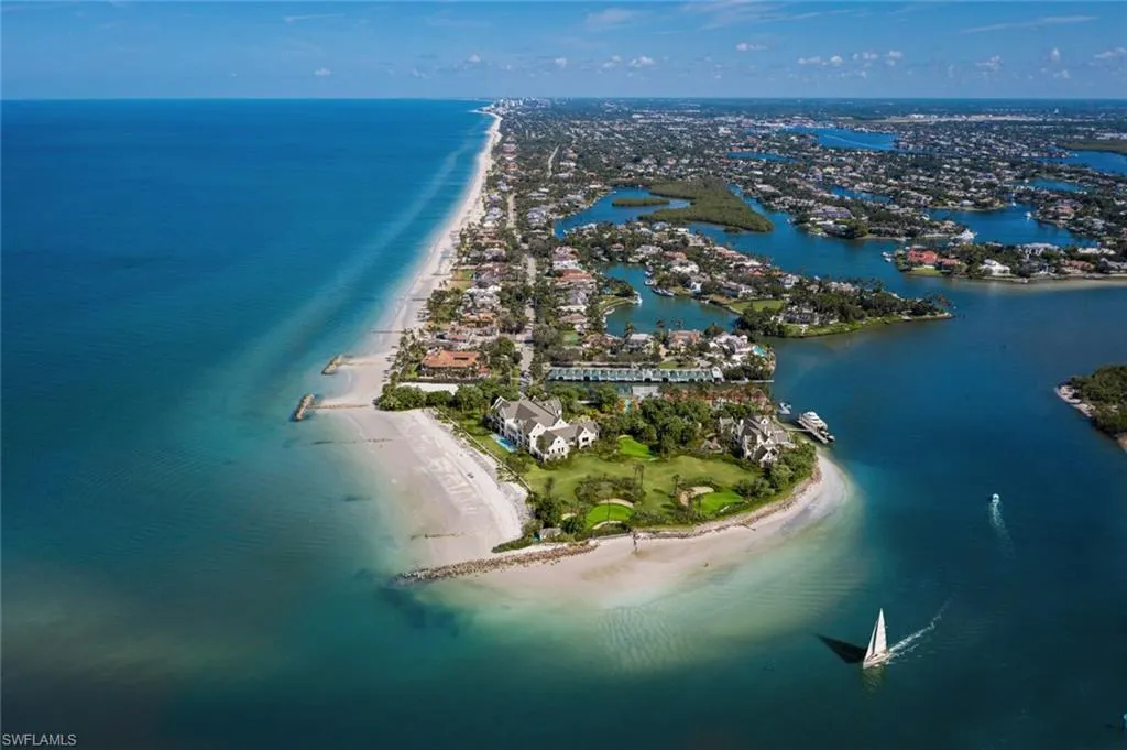 100 Bay RD, Naples, FL 34102,225006043
