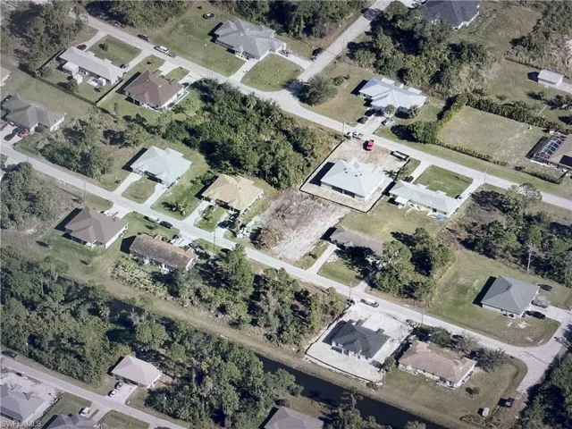Neighborhood View