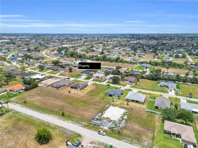 Birds eye view of property featuring a residential view
