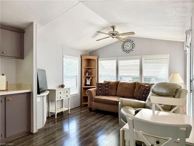 151 Cheetah Dr 151, Naples, Florida 34114