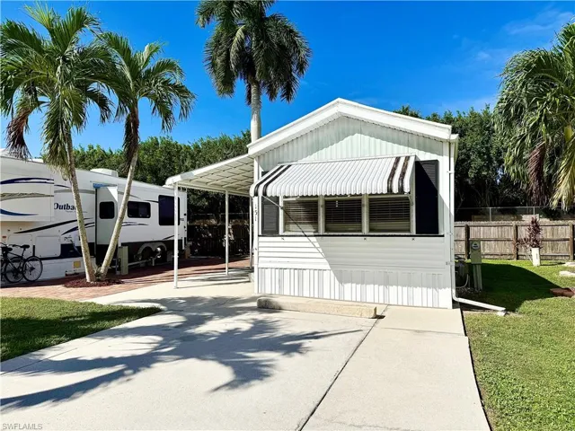 151 Cheetah Dr 151, Naples, Florida 34114