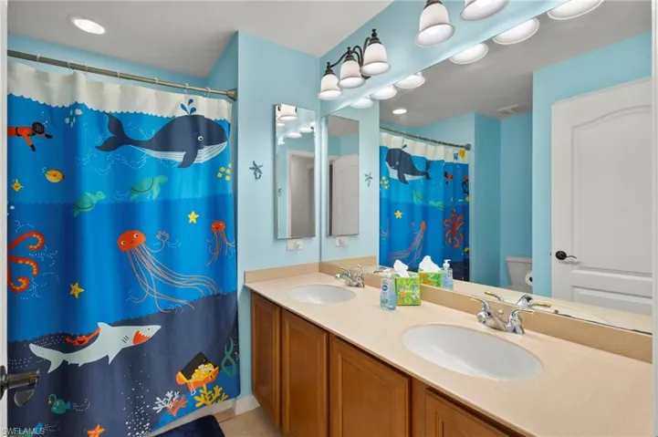 2nd Bathroom and another 1/2 bath on the lanai