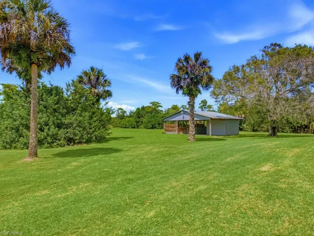 1131 10th Ave Ne, Naples, Florida 34120