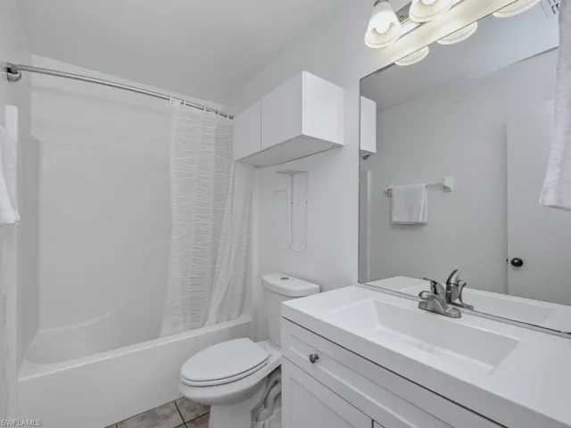 1131 10th Ave Ne, Naples, Florida 34120