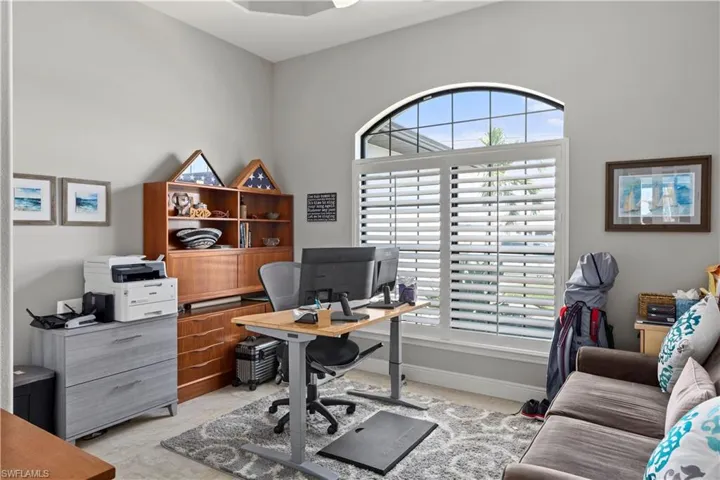Great Den (or 4th BR) w/Updated Closet w/Custom Shelving!