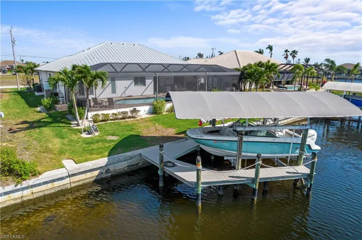10,000 lb covered boat lift