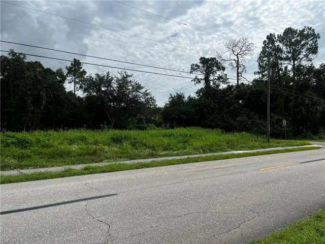 1707 E 6th St, Lehigh Acres, Florida 33972