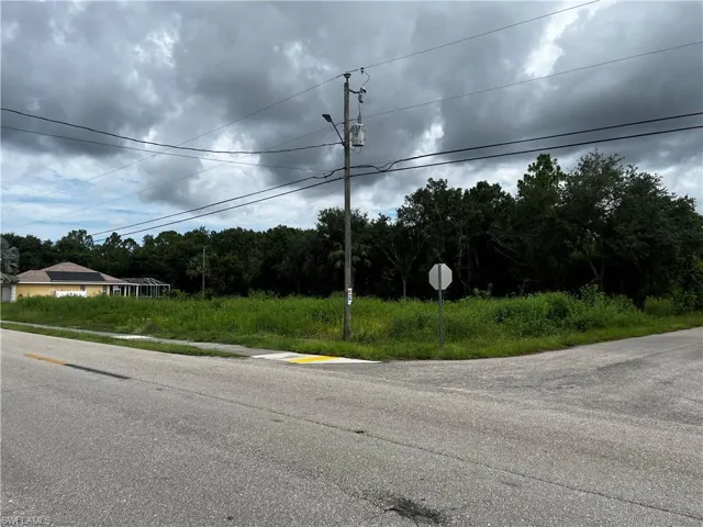 1707 E 6th St, Lehigh Acres, Florida 33972