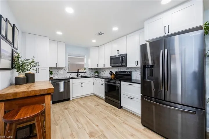 9768  Deerfoot  DR, Fort Myers, FL 33919