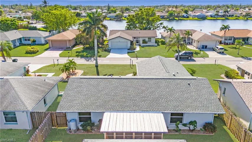 9768  Deerfoot  DR, Fort Myers, FL 33919