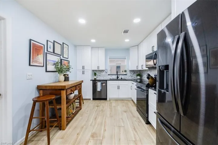 9768  Deerfoot  DR, Fort Myers, FL 33919
