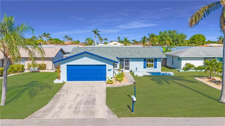 9768  Deerfoot  DR, Fort Myers, FL 33919