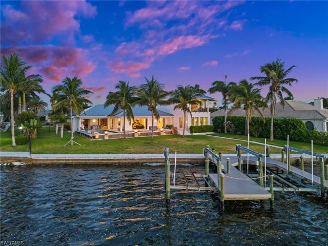 5625 Riverside Dr, Cape Coral, Florida 33904