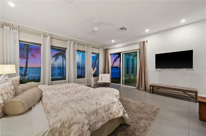 5625 Riverside Dr, Cape Coral, Florida 33904