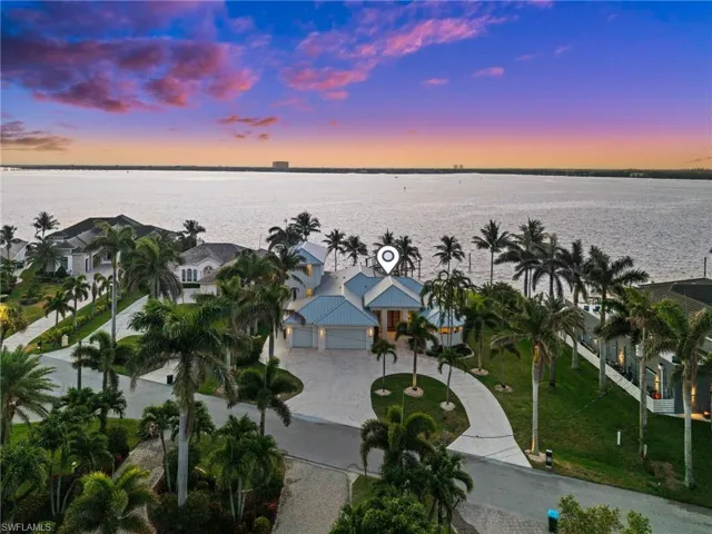 5625 Riverside Dr, Cape Coral, Florida 33904