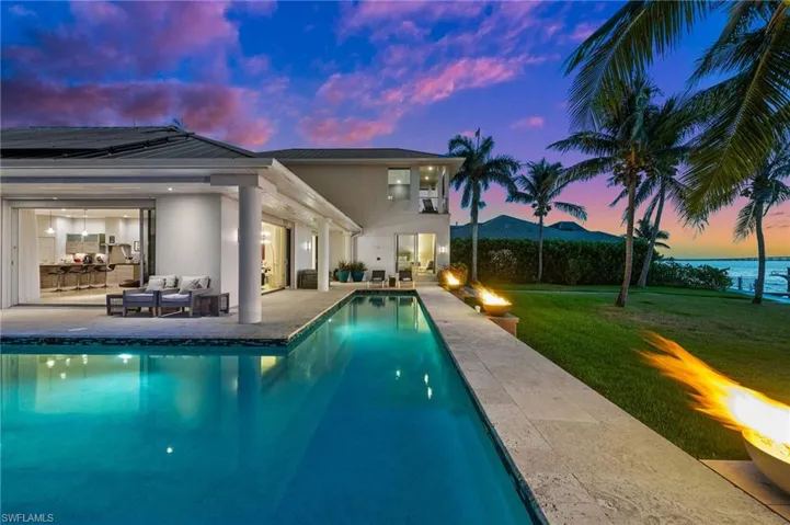 5625 Riverside Dr, Cape Coral, Florida 33904
