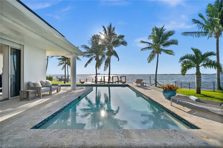 5625 Riverside Dr, Cape Coral, Florida 33904