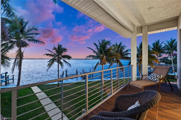 5625 Riverside Dr, Cape Coral, Florida 33904