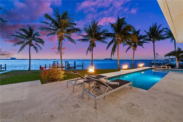 5625 Riverside Dr, Cape Coral, Florida 33904