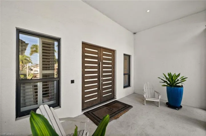 5625 Riverside Dr, Cape Coral, Florida 33904