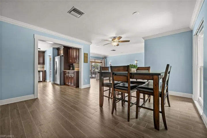 Dining room adjacent to the kitchen