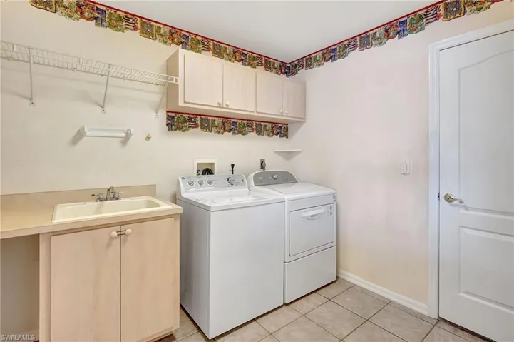 1212 SE 15th  TER, Cape Coral, FL 33990