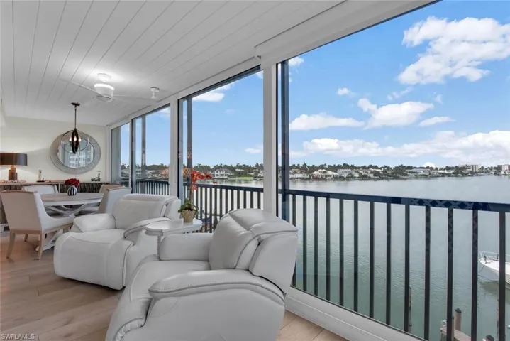 222 Harbour Dr 403, Naples, Florida 34103
