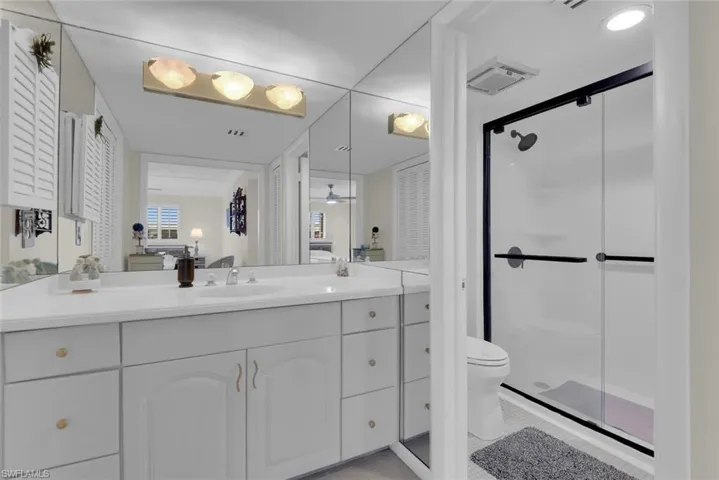 222 Harbour Dr 403, Naples, Florida 34103