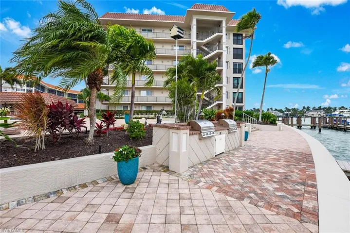 222 Harbour Dr 403, Naples, Florida 34103