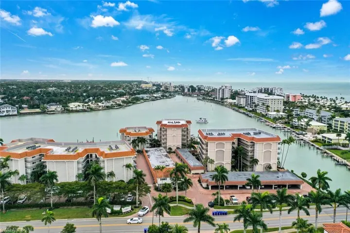 222 Harbour Dr 403, Naples, Florida 34103