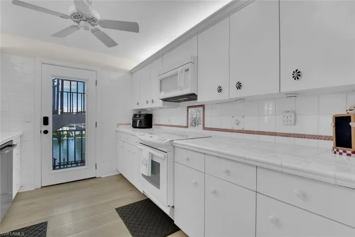 222 Harbour Dr 403, Naples, Florida 34103