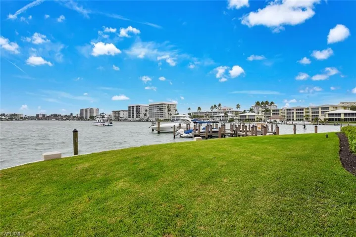 222 Harbour Dr 403, Naples, Florida 34103