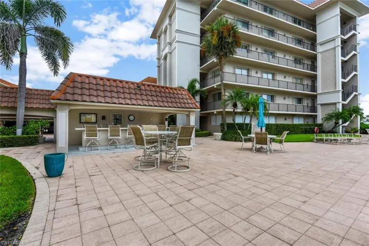 222 Harbour Dr 403, Naples, Florida 34103