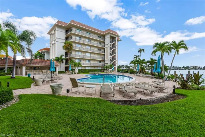 222 Harbour Dr 403, Naples, Florida 34103