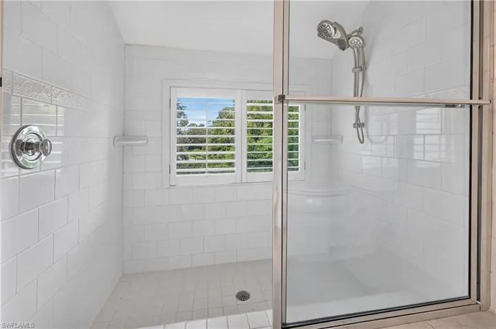 27008 Oakwood Lake Dr, Bonita Springs, Florida 34134