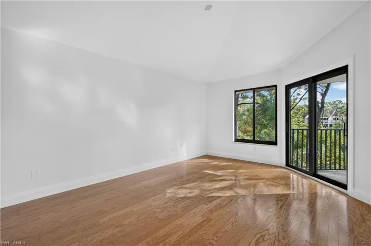 27008 Oakwood Lake Dr, Bonita Springs, Florida 34134