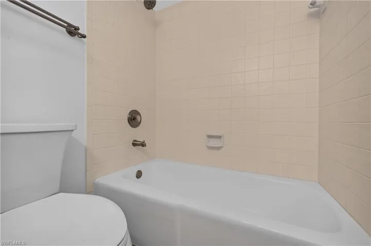 27008 Oakwood Lake Dr, Bonita Springs, Florida 34134