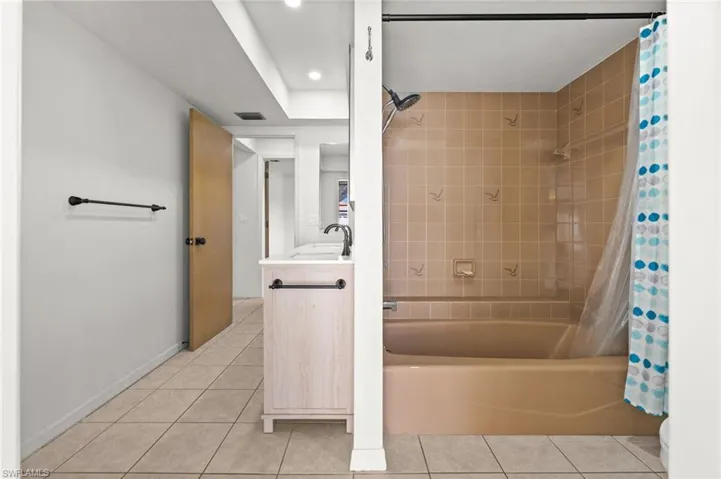 Guest Bath and Pool Bath