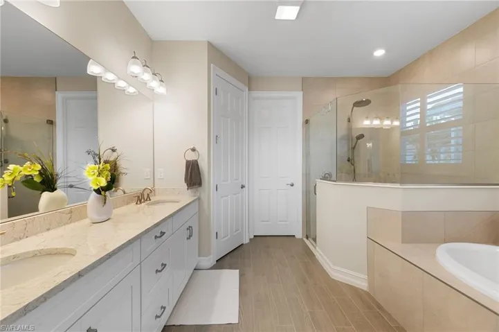 498  Kamari  CV, Naples, FL 34114