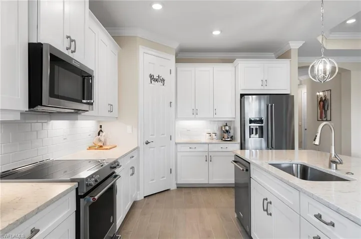 498  Kamari  CV, Naples, FL 34114