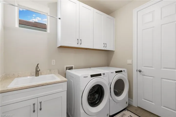 498  Kamari  CV, Naples, FL 34114